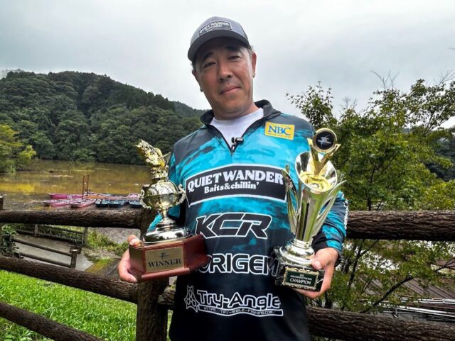 🏆OVER31 REAL TOURNAMENT FINAL🏆

年間AOYを決める最終戦
その大一番を制したのは、
QUIET WANDERスタッフのレジェンド・小林🔥

自作のワームを駆使し、
プレッシャーのかかる最終戦で見事優勝🏆

そして来年は「WILD CARD」にも参戦予定🔥

勝負どころでしっかり結果を出すレジェンド小林。
そして実戦の中で磨き上げられているQUIET WANDERのプロダクト、そしてKCRロッドにぜひご期待ください！

#QUIETWANDER
#クワイエットワンダー
#OVER31
#WILDCARD
#バスフィッシング

@over31realtournament